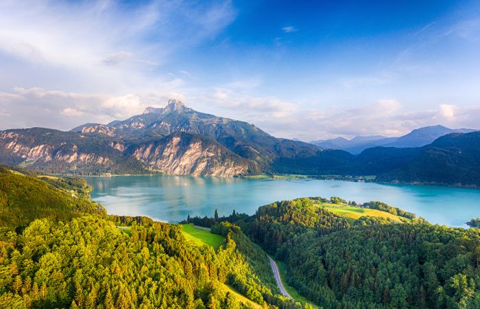 Lago Mondsee, Austria Lagos de Salzkammergut en Austria: Lago Mondsee