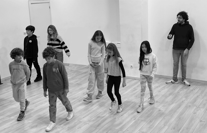Clase de expresión corporal para niños Campamento urbano Un verano de cine