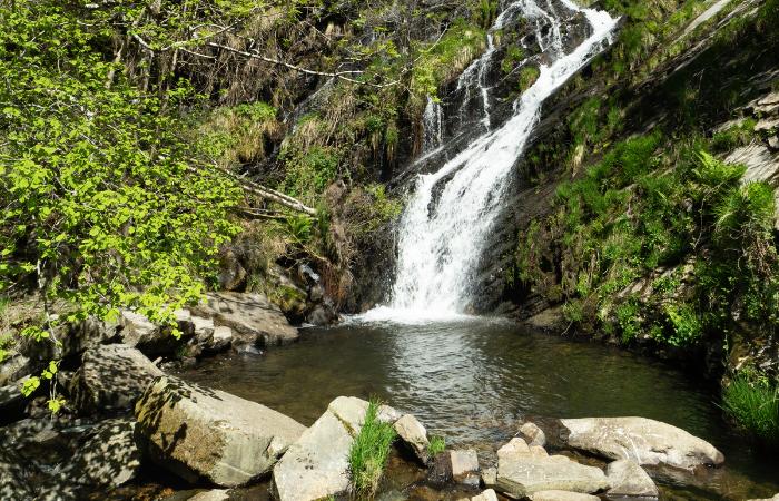 La cascada Seimeira es un punto icónico Santa Eulalia de Oscos capital turismo rural 2024 ganador