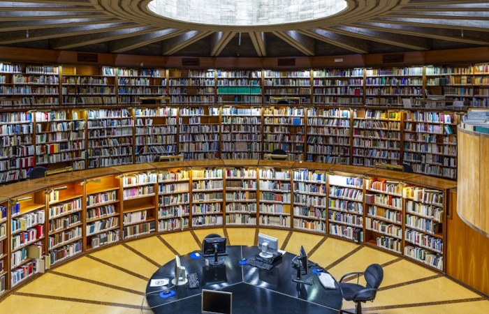 interior de la biblioteca de patrimonio cultural de España Bibliotecas de Madrid: la de patrimonio cultural de España