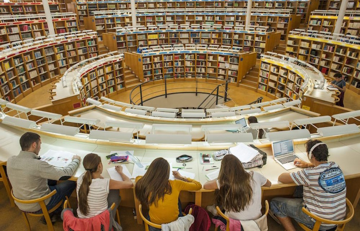 Biblioteca de Ciencias Sociales y Jurídicas de la Universidad Carlos III Bibliotecas de Madrid: la del campus de getafe de la Universidad Carlos III