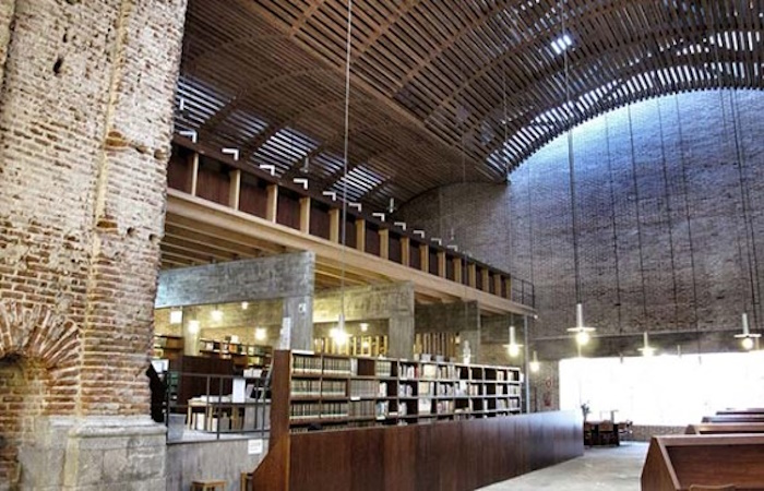 interior de labiblioteca de las ecuelas pias Mejores bibliotecas de Madrid: de las ecuelas pias
