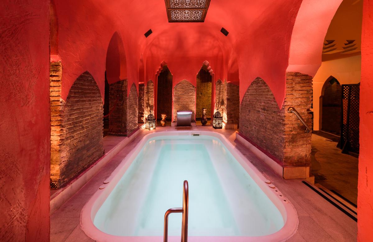 En Hammam hay piscinas de agua templada (36ºC), caliente (38ºC) y fría (18ºC) hammam Granada