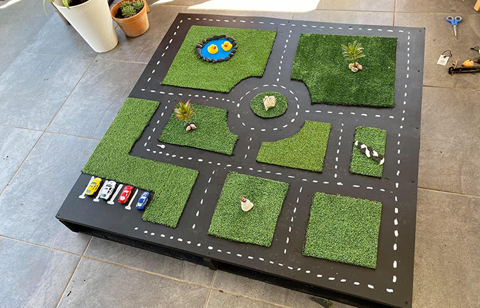 maqueta de carretera de ciudad con césped artificial para jugar con cochecitos Juego de coches con césped