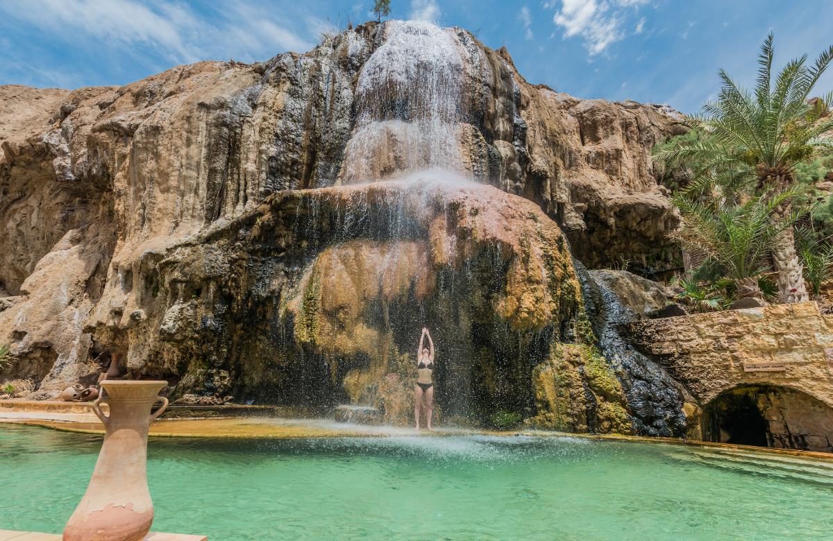 Ma’in está situado justo debajo de una cascada de aguas termales aguas termales de Ma’in
