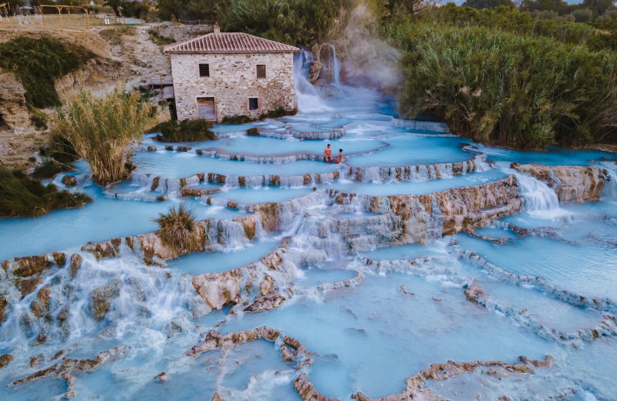 Saturnalia, las más conocidas de la Toscana, junto a los Bagni San Filippo termas de saturnalia Italia