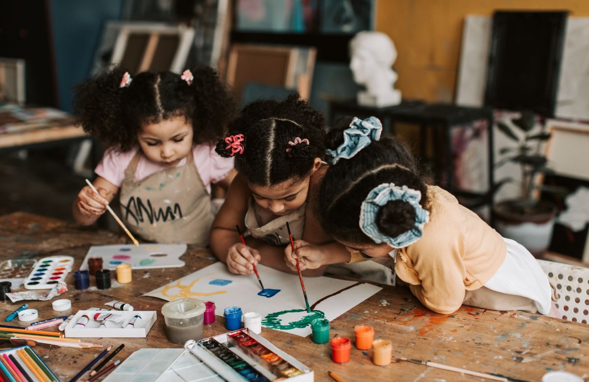 La pintura, una de las artes que los niños practican Artes plásticas en la infancia