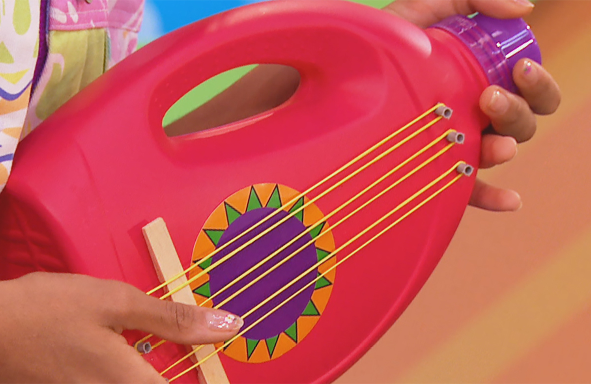 Cómo hacer una guitarra con un bote de detergente botes de detergente: guitarra