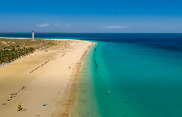 Cuidar las playas canarias: no dejar residuos al marcharnos No dejar residuos en la playa al marcharnos