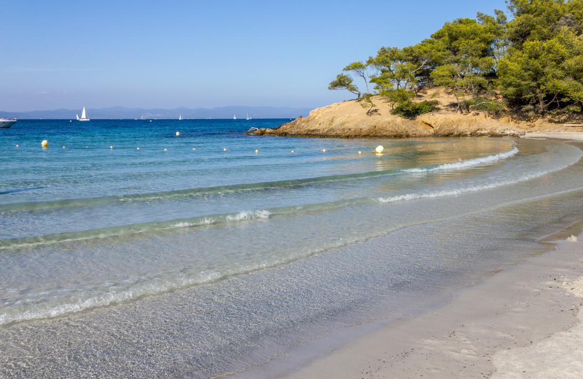 La isla de Porquerolles pertenece al archipiélago de Hyères Porquerolles playas de francia