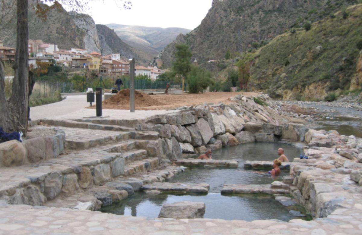 Sus aguas ayudan a combatir el reumatismo, la artritis y la artrosis Pozas de Arnedillo, La Rioja aguas termales de españa