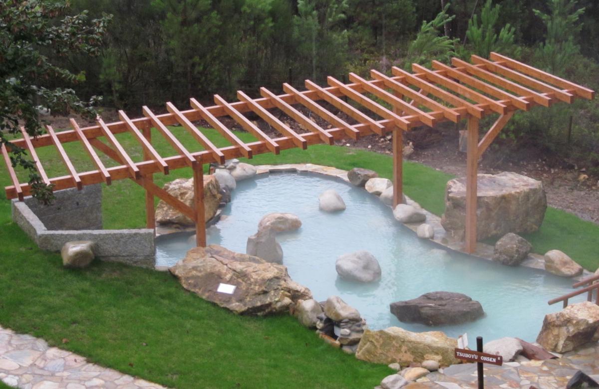 Disfruta del complejo termal de estilo asiático de Prexigueiro, emplazado en la naturaleza termas naturales de España: Prexigueiro