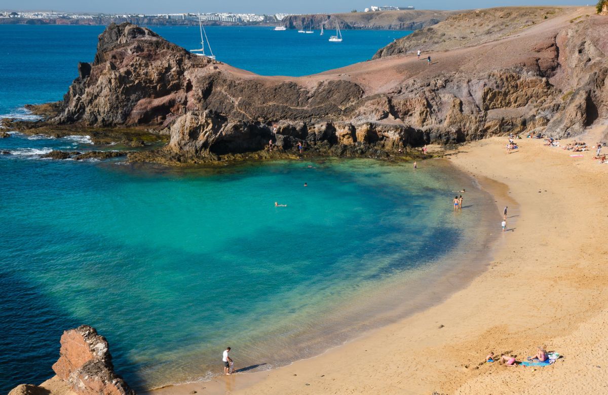 playa papagayo, con su forma de concha Playa Papagayo