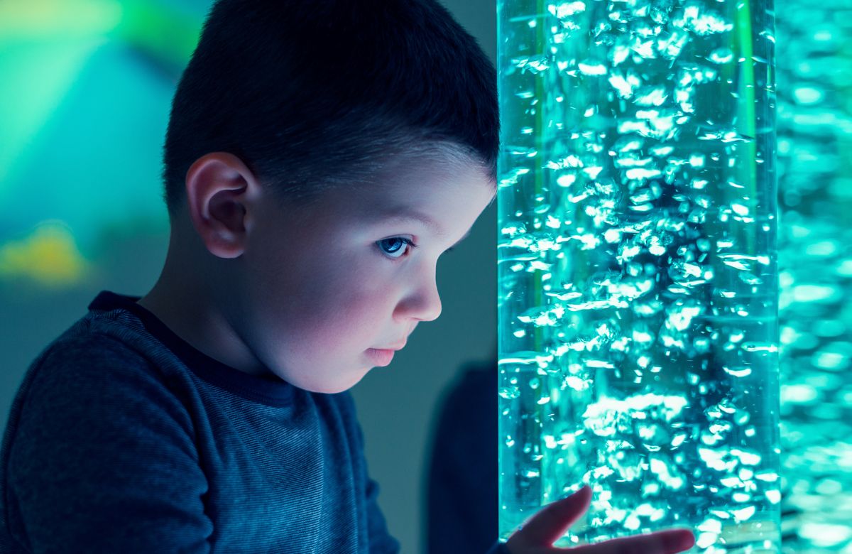 máquina de burbujas, un recurso muy relajante Sensory Room: máquina de burbujas